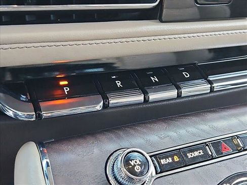Used 2022 Lincoln Aviator Reserve RWD image 12