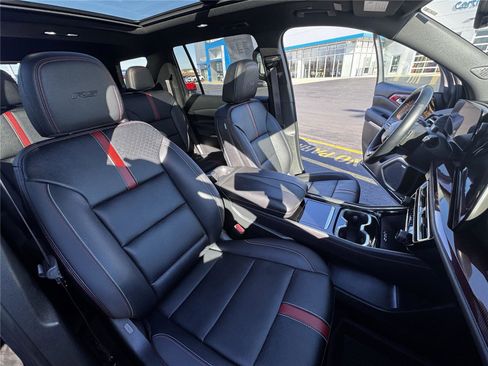 Used 2024 Chevrolet Traverse RS w/ LPO, Floor Liner Package AWD/4WD image 14