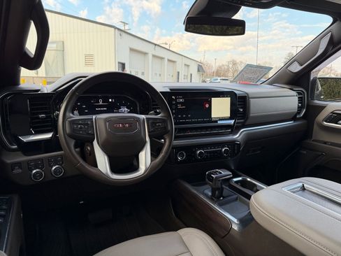 Used 2022 GMC Sierra 1500 SLT image 17