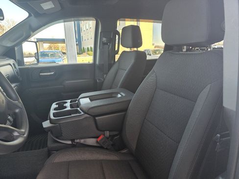 Used 2024 Chevrolet Silverado 2500 Custom w/ Custom Convenience Package image 9