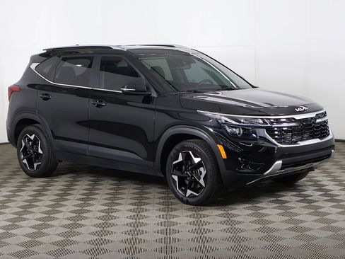 Certified 2024 Kia Seltos EX AWD/4WD image 2