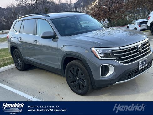 Certified 2025 Volkswagen Atlas SE w/ Panoramic Sunroof Package image 1