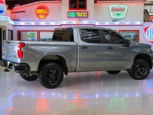 Used 2021 Chevrolet Silverado 1500 Custom Trail Boss w/ LPO, Dark Essentials Package image 3