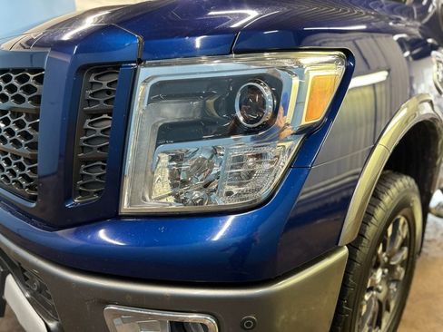 Used 2016 Nissan Titan PRO-4X w/ Pro-4x Convenience Package image 6