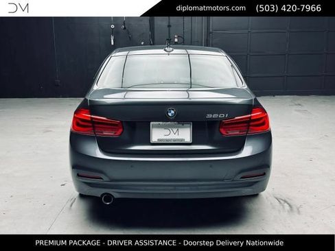 Used 2017 BMW 320i Sedan RWD image 6