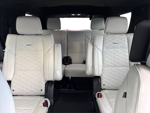 New 2026 Cadillac Escalade Platinum Sport AWD/4WD image 17