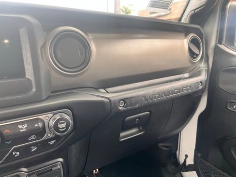 Used 2020 Jeep Wrangler Unlimited Sport S image 27