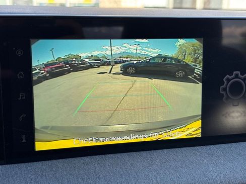 Used 2025 Nissan Kicks SV AWD/4WD image 22