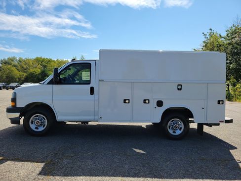 New 2025 GMC Savana 3500 w/ Power Convenience Package image 2