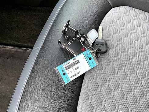 Used 2017 Chevrolet Colorado Z71 w/ Z71 Midnight Edition image 29