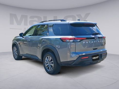 Used 2025 Nissan Pathfinder SV AWD/4WD image 3