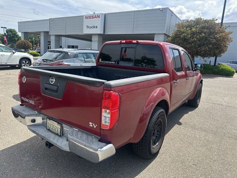 Used 2015 Nissan Frontier SV image 6