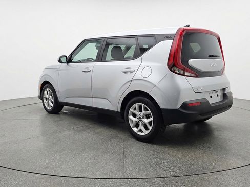 Used 2025 Kia Soul LX w/ LX Technology Package FWD image 6