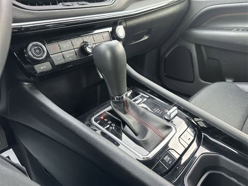 Used 2024 Jeep Compass Trailhawk image 19