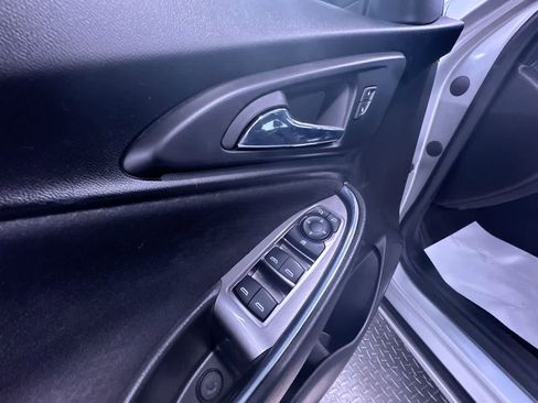 Used 2022 Chevrolet Malibu LT FWD image 12