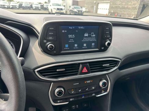 Used 2020 Hyundai Santa Fe SE AWD/4WD image 28