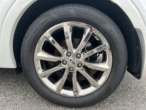 Used 2017 Kia Sorento SX image 24