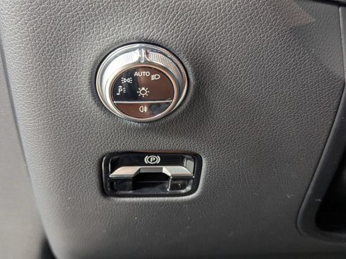 Used 2023 Mercedes-Benz GLC 300 image 12