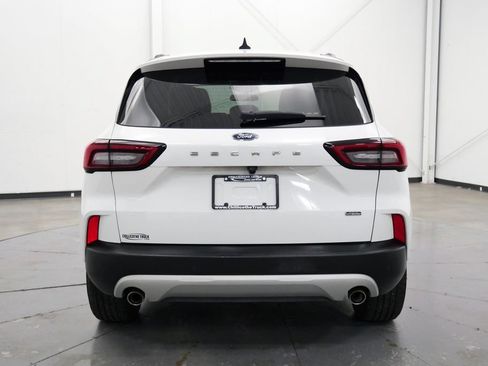 Used 2023 Ford Escape SE FWD image 6