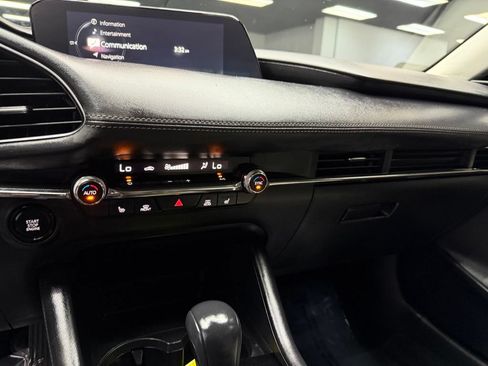Used 2023 MAZDA MAZDA3 s FWD image 25