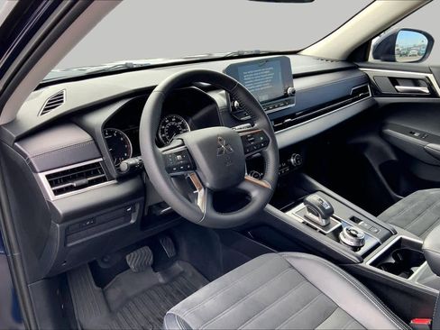 Used 2024 Mitsubishi Outlander SE FWD image 17