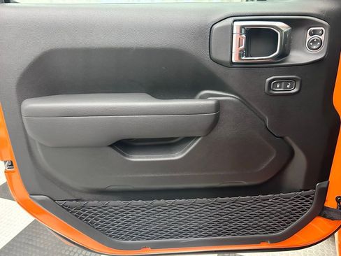 New 2025 Jeep Gladiator Sport image 11