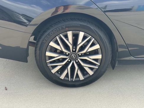 Used 2025 Nissan Altima 2.5 SV FWD image 7