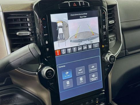 Used 2024 RAM 3500 Laramie w/ Towing Technology Group image 9