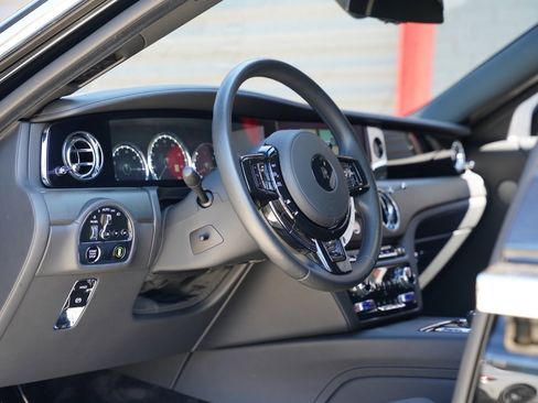 Used 2021 Rolls-Royce Ghost image 10