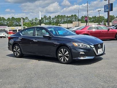 Used 2021 Nissan Altima 2.5 SV