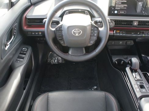 Used 2024 Toyota Prius Prime XSE Premium image 5