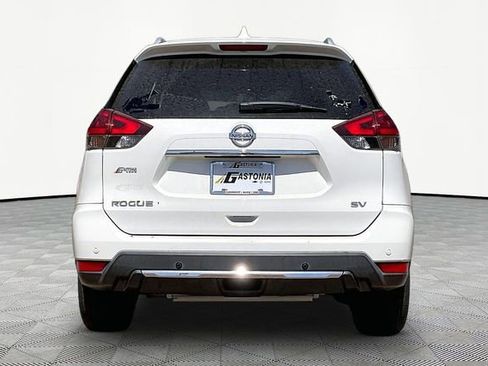Used 2019 Nissan Rogue SV FWD image 6