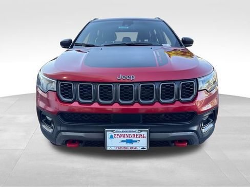 Used 2025 Jeep Compass Trailhawk AWD/4WD image 8