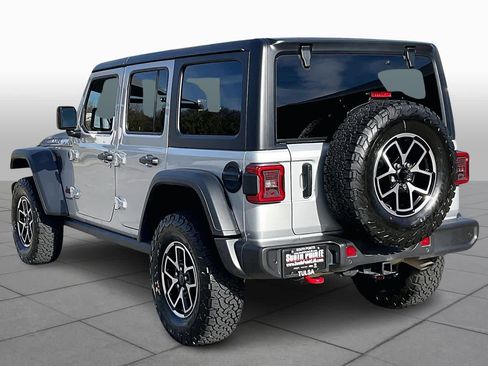 Used 2024 Jeep Wrangler Unlimited Rubicon w/ Technology Group image 10