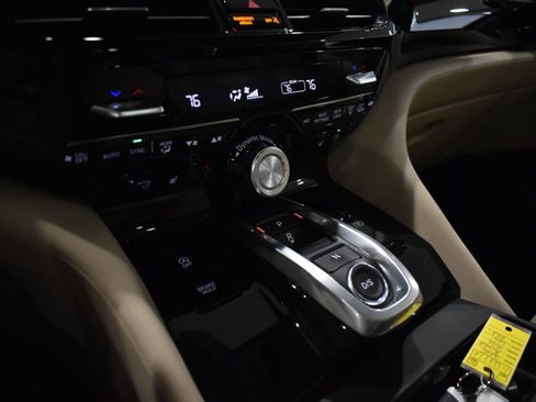 Used 2025 Acura MDX w/Technology Package image 19