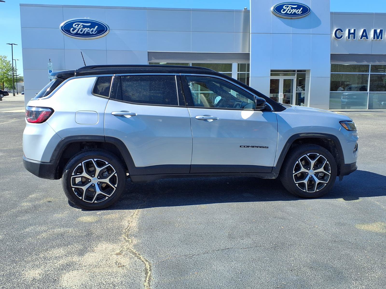 Used 2024 Jeep Compass Limited AWD/4WD image 25