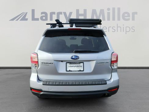 Used 2017 Subaru Forester 2.5i Premium w/ All-Weather Package image 4