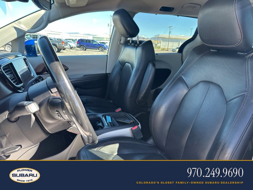 Used 2019 Chrysler Pacifica Touring-L w/ Advanced Safetytec Group FWD image 24