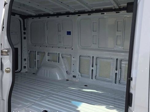 Used 2025 Mercedes-Benz Sprinter 2500 image 13