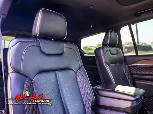 Used 2022 Jeep Grand Cherokee L Summit w/ Luxury Tech Group V image 14