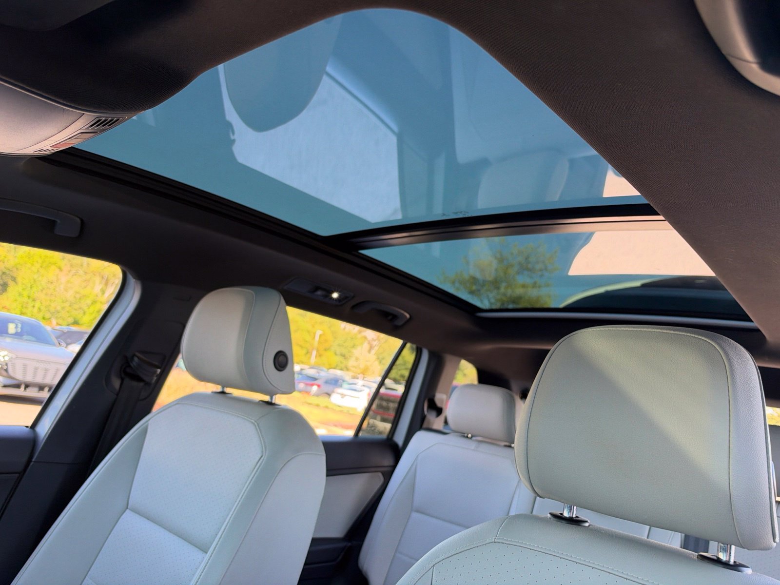 Used 2019 Volkswagen Tiguan SEL Premium R-Line FWD image 28