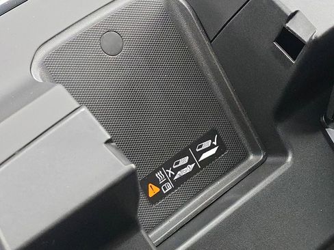 New 2025 GMC Sierra 2500 SLT w/ SLT Premium Package image 9