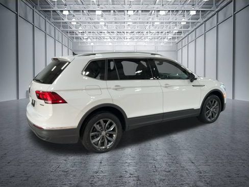 Used 2024 Volkswagen Tiguan SE AWD/4WD image 6