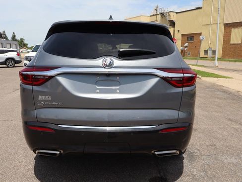 Used 2020 Buick Enclave Premium w/ Sun and Sites Package AWD/4WD image 10