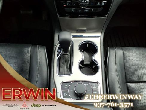 Used 2019 Jeep Grand Cherokee Overland AWD/4WD image 23