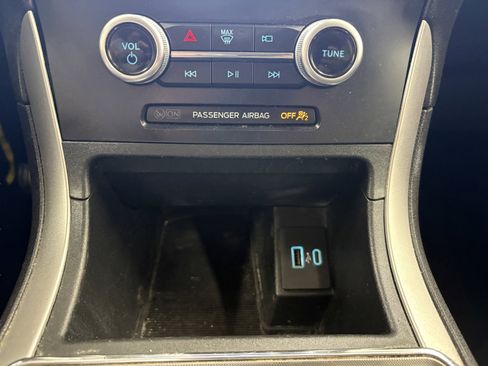 Used 2022 Ford Edge SEL AWD/4WD image 17