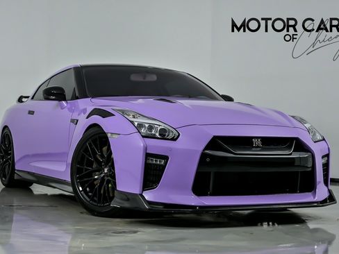 Used 2020 Nissan GT-R Premium AWD/4WD image 1