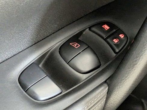 Used 2020 Nissan Rogue S w/ Special Edition Package FWD image 22