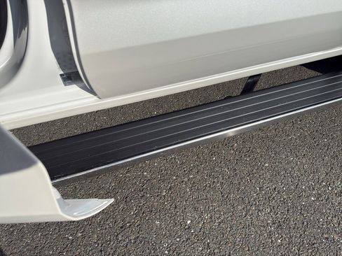 Used 2022 Chevrolet Silverado 1500 High Country w/ Z71 Off-Road Package image 3