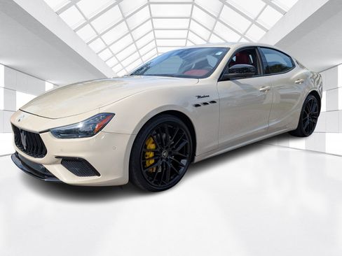 Used 2022 Maserati Ghibli Modena image 3